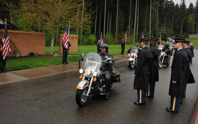 7034